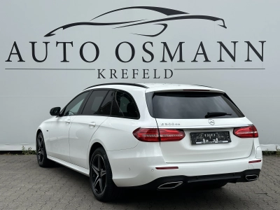 Mercedes-Benz E 300 de T 9G-TRONIC AMG Line /PANO / Burmester
