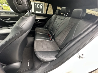 Mercedes-Benz E 300 de T 9G-TRONIC AMG Line /PANO / Burmester
