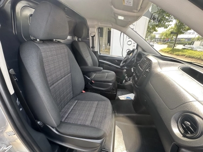 Mercedes-Benz Vito 111 CDI Lang / Standheizung / Regalsystem 