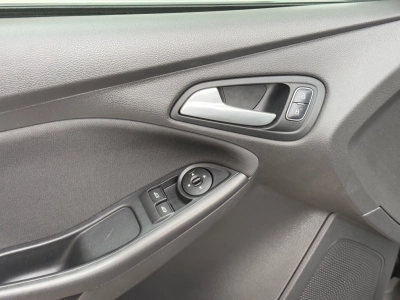 Ford Focus 1.0 EcoBoost Cool & Connect / Navigation