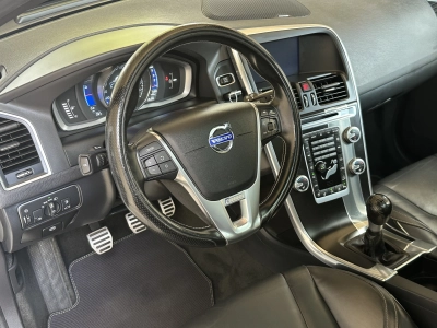 Volvo XC60 D5 AWD Summum / R-Design / BLIS / LED
