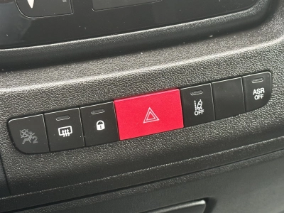 Peugeot Boxer 330 L2H1 Premium BlueHDi 140 Stop&Start