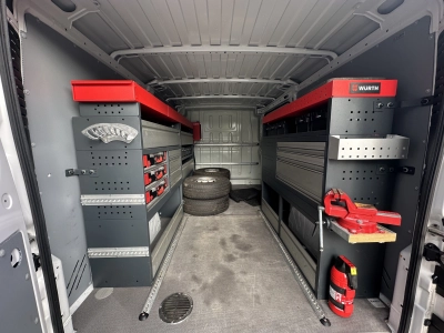 Peugeot Boxer 330 L2H1 Premium BlueHDi 140 Stop&Start