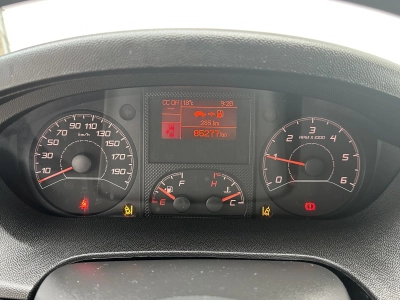 Peugeot Boxer 330 L2H1 Premium BlueHDi 140 Stop&Start