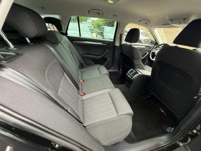 Skoda Superb Combi 2.0 TDI Style | Crystal Lighting