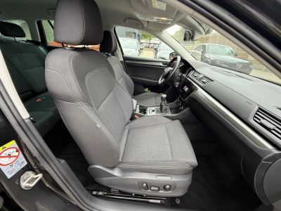Skoda Superb Combi 2.0 TDI Style | Crystal Lighting