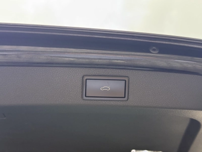 Skoda Superb Combi 2.0 TDI Style | Crystal Lighting