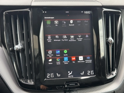 Volvo XC60 R Design D4 Geartronic 2WD | ACC | LED