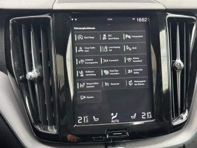 Volvo XC60 R Design D4 Geartronic 2WD | ACC | LED