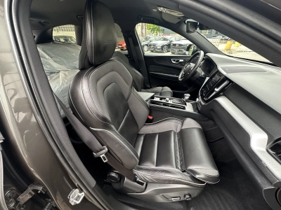 Volvo XC60 R Design D4 Geartronic 2WD | ACC | LED