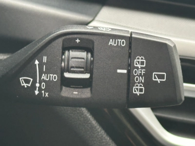 BMW 318 d Touring Aut. / Widescreen / LED 
