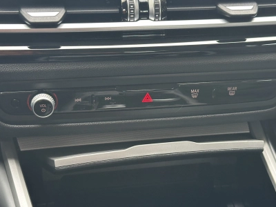 BMW 318 d Touring Aut. / Widescreen / LED 
