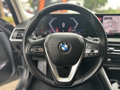 BMW 318 d Touring Aut. / Widescreen / LED 
