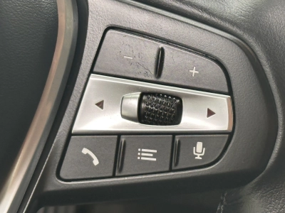 BMW 318 d Touring Aut. / Widescreen / LED 
