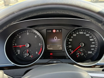 VW Passat Variant 2.0 TDI SCR DSG Business / ACC