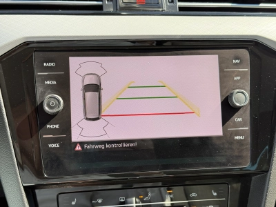 VW Passat Variant 2.0 TDI SCR DSG Business / ACC