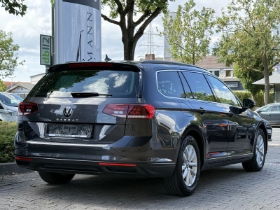 VW Passat Variant 2.0 TDI SCR DSG Business / ACC