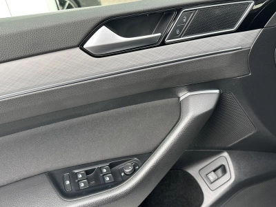 VW Passat Variant 2.0 TDI SCR DSG Business / ACC 