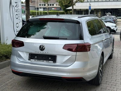 VW Passat Variant 2.0 TDI SCR DSG Business / ACC 
