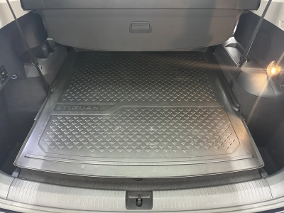 VW Tiguan Allspace Elegance 4Motion"7 SITZER-NAVI"