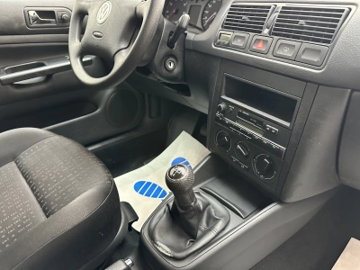 VW Golf Champ "KLIMA-TÜV NEU-RADIO"