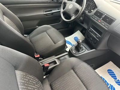 VW Golf Champ "KLIMA-TÜV NEU-RADIO"