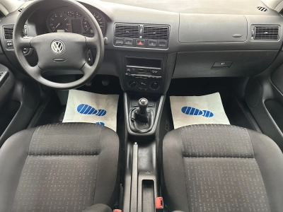VW Golf Champ "KLIMA-TÜV NEU-RADIO"