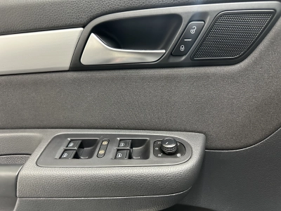 VW Sharan Comfortline BMT "7 SITZER-NAVI-MULTI"
