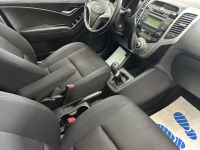 Hyundai ix20 "PANO-MULTI-KLIMA-ALU-8 FACH"