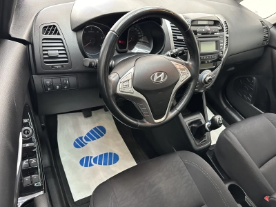 Hyundai ix20 "PANO-MULTI-KLIMA-ALU-8 FACH"