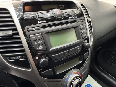 Hyundai ix20 "PANO-MULTI-KLIMA-ALU-8 FACH"