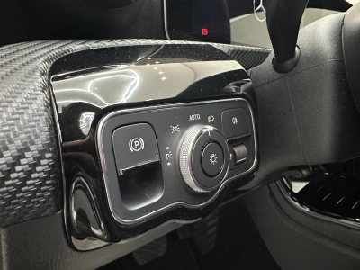 Mercedes-Benz A 180 d "LEDER-AUTO-NAVI-DIGI COCKPIT-CAM"