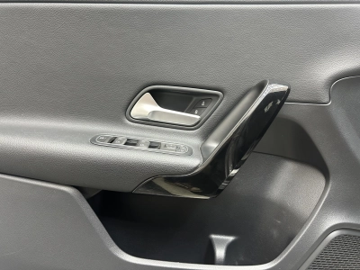 Mercedes-Benz A 180 d "LEDER-AUTO-NAVI-DIGI COCKPIT-CAM"