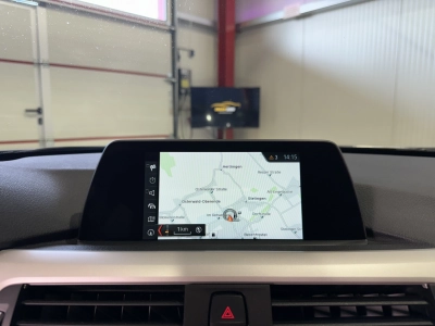 BMW 318 i Touring*LED*NAVI*SHZG*AHK*TEMPO*KLIMAAUTO.