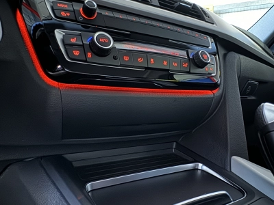 BMW 318 i Touring*LED*NAVI*SHZG*AHK*TEMPO*KLIMAAUTO.