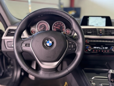 BMW 318 i Touring*LED*NAVI*SHZG*AHK*TEMPO*KLIMAAUTO.