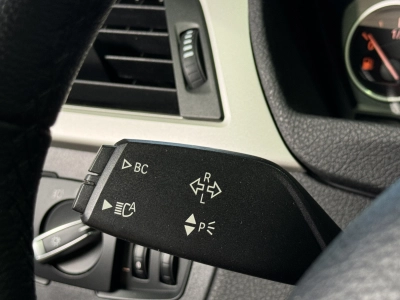 BMW 318 i Touring*LED*NAVI*SHZG*AHK*TEMPO*KLIMAAUTO.