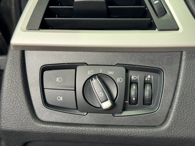 BMW 318 i Touring*LED*NAVI*SHZG*AHK*TEMPO*KLIMAAUTO.