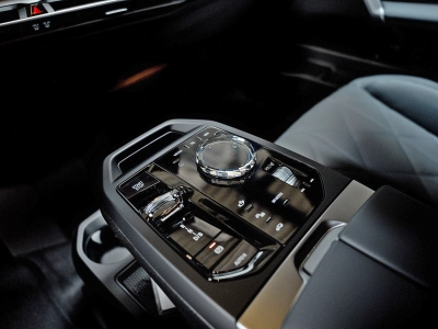 BMW iX 45 xDrive M Sport  *B&W*23*Sky Lounge*AHK*
