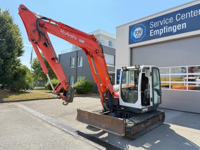 KUBOTA 