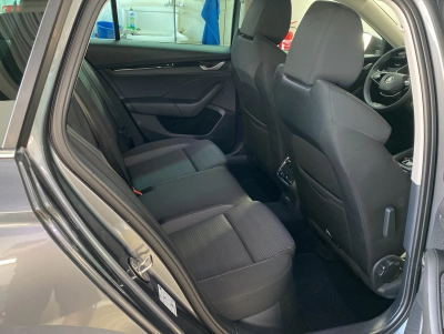 Skoda Octavia Combi 2.0 TDI DSG Selection Facelift*Nav
