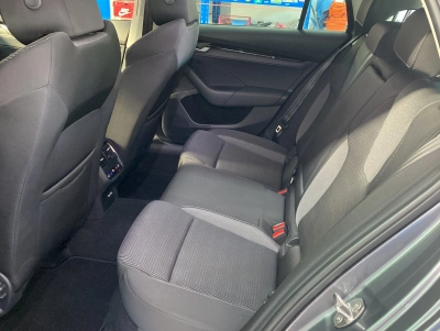 Skoda Octavia Combi 2.0 TDI DSG Selection Facelift*Nav