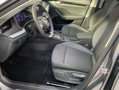Skoda Octavia Combi 2.0 TDI DSG Selection Facelift*Nav