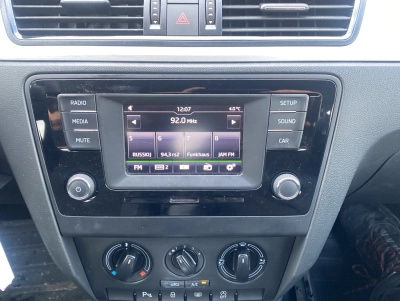 Skoda Rapid 1.4 TSI DSG Ambition*Tempomat*PDC*DAB*