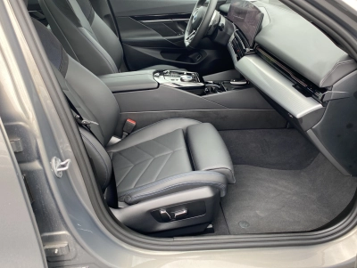 BMW 520 d Touring xDrive M Sport*HeadUp*AHK*Pano*