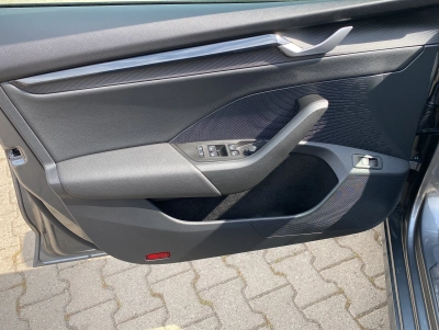 Skoda Octavia Combi 2.0TDI DSG Sportline Facelift*Pano