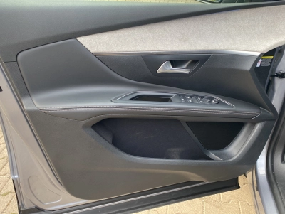 Peugeot 5008 GT Facelift*Navi*ACC*Kamera*7Sitze*