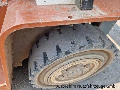 Nissan BF 03-40  4t Stapler