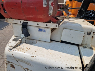 Nissan BF 03-40  4t Stapler