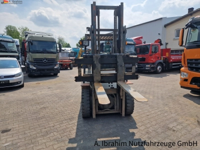 Nissan BF 03-40  4t Stapler